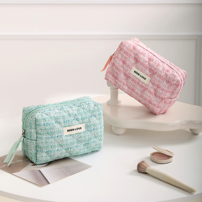 New Embroidery Octagonal Cosme - đánh giá và giá Luxury Skincare Daily