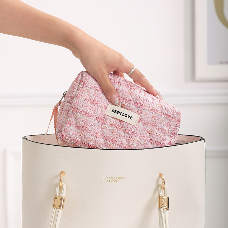 New Embroidery Octagonal Cosme - đánh giá và giá Luxury Skincare Daily